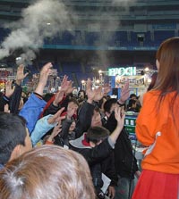 つわものたちは手をあげてアピール!